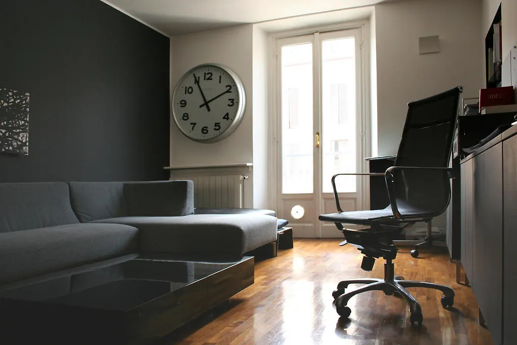 Corsocomootto Milan Apartment