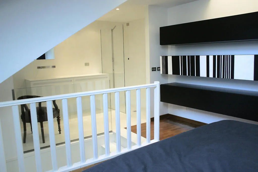 Corsocomootto Milan Apartment